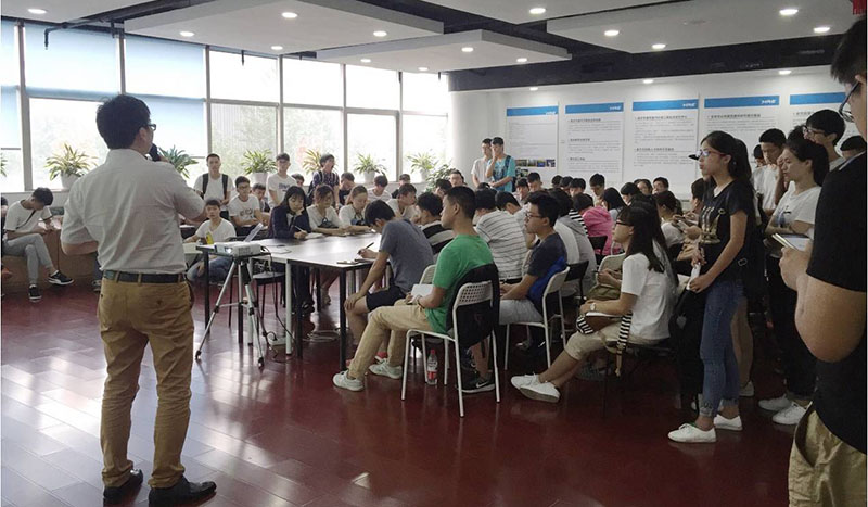 重庆科技学院建筑环境与能源应用工程专业师生到我院参观